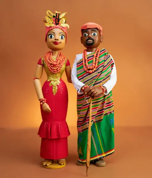 उन्हें लकड़ी की गुड़िया बना दें